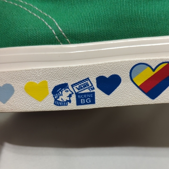 Vans Green Style 44 Sneakers with Colorful Heart Accents M 6, Very Cool!!! - Picture 2 of 16